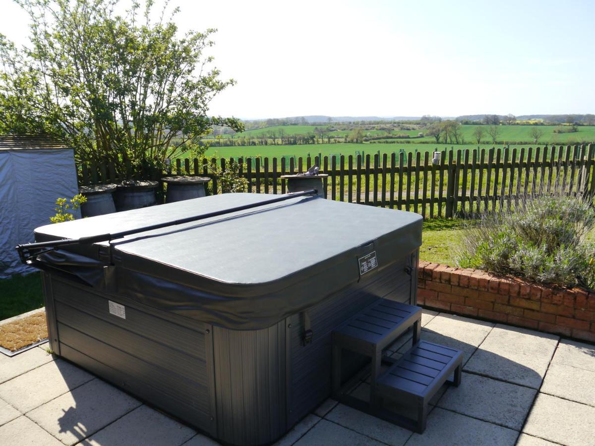 South View Country House Sleeps 12 - Hot Tub - Views Henley-in-Arden Dış mekan fotoğraf