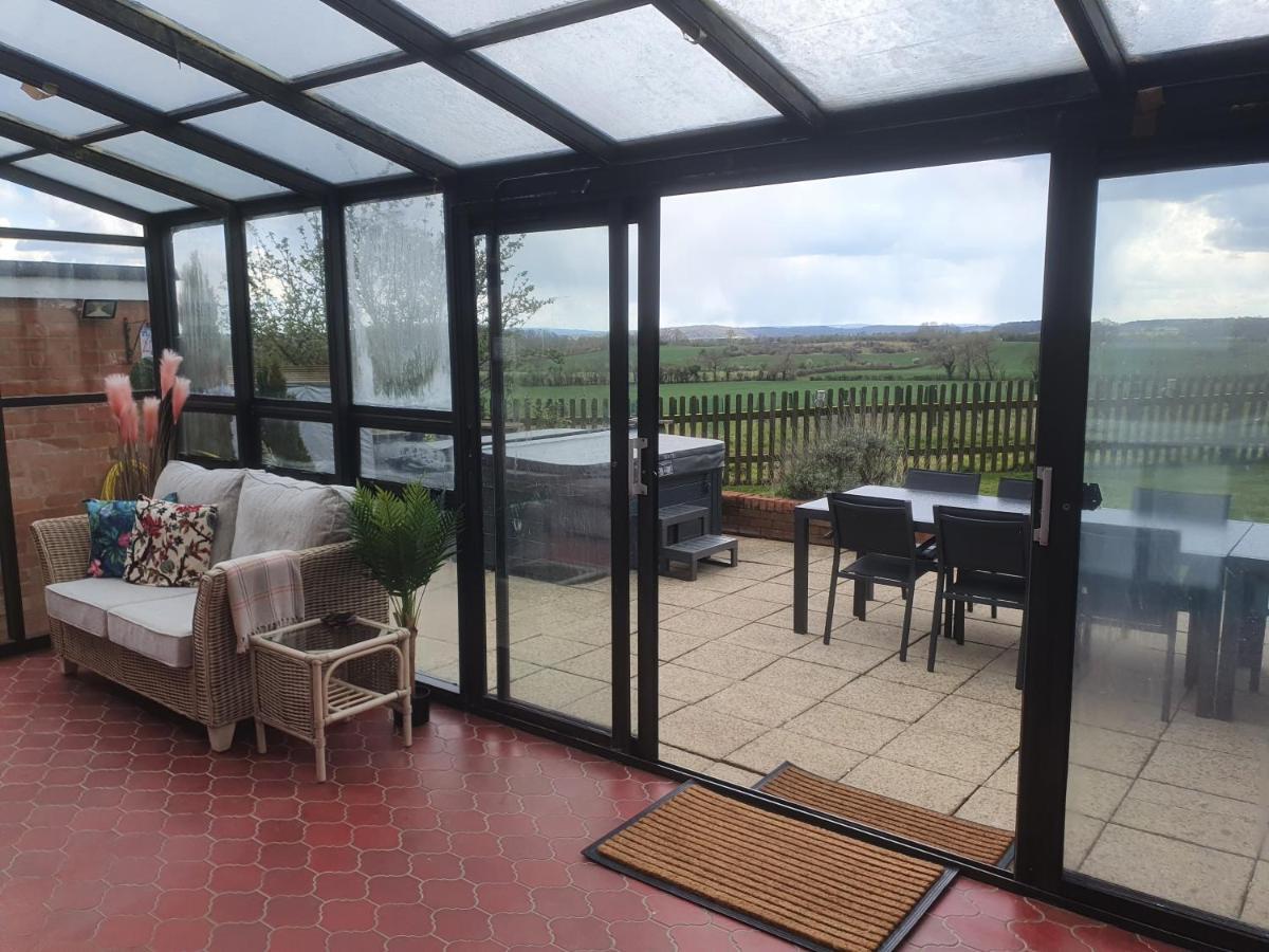 South View Country House Sleeps 12 - Hot Tub - Views Henley-in-Arden Dış mekan fotoğraf